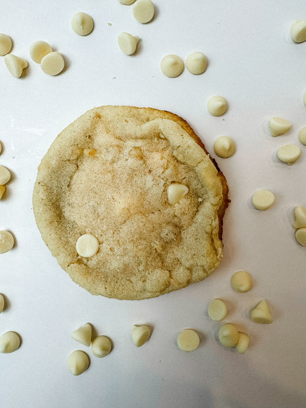 Low Carb White Chocolate & Macadamia Cookie